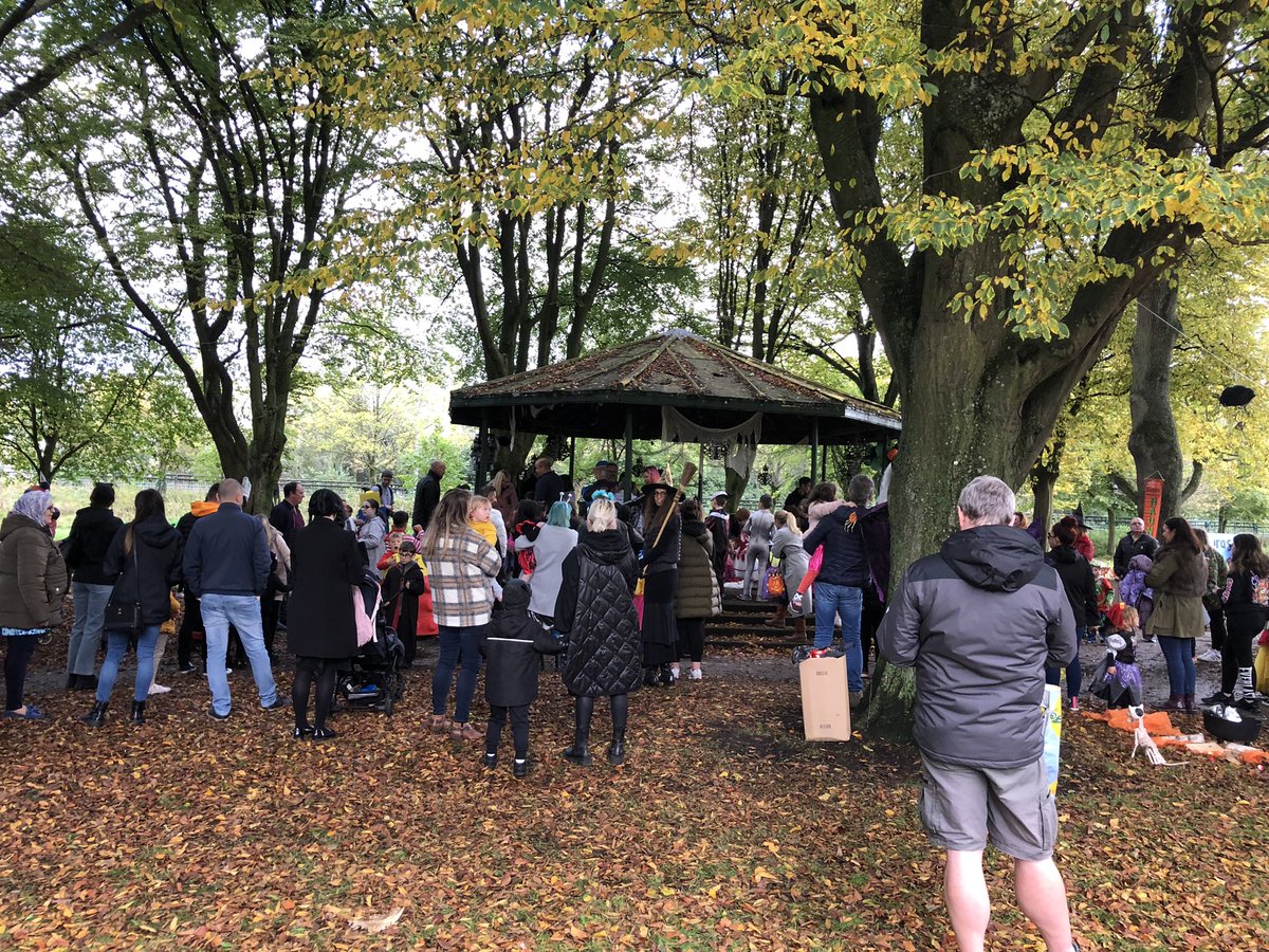 ROMurchu's tweet photo. Well done to Nicki, Alan & all the team at #Turas Addiction Counselling Service for a really successful #SpookyTrail in St. Helena’s Park in #Dundalk earlier. https://t.co/YCXhIR9x6j