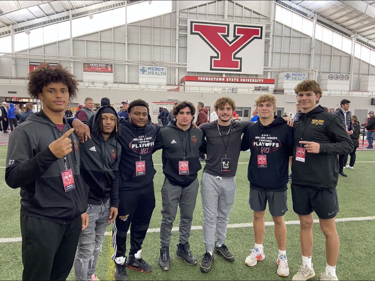 ChristianOchei1's tweet photo. Had a great time at @ysufootball for a game day visit! Thanks @Coach_Sinagoga @CoachJ_Schaefer for the experience. #THEYO ⚪️🔴⚫️ @nalexanderWJHS @WalshJesuitFB https://t.co/V2w1EPiIZo