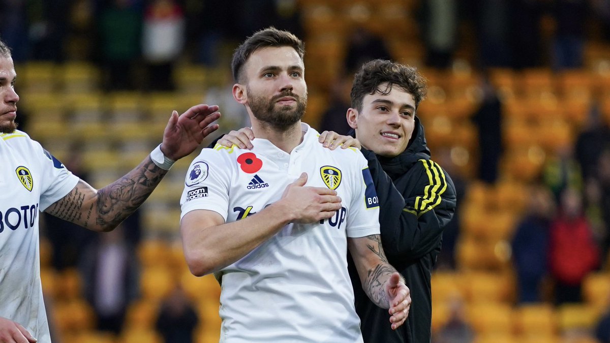 LUFC's tweet photo. 🎶 There’s only one Stuart Dallas! https://t.co/xB1ZrgQrBU
