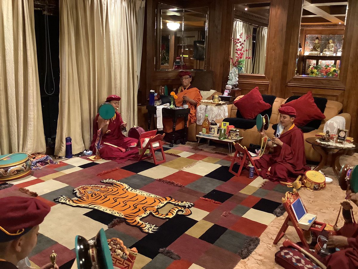Drukpa's tweet photo. Druk Amitabha Mountain celebrates the anniversary of Tsangpa Gyare with pujas across the nunnery —including a Throma practice with Ganachakra offerings. This also marks an auspicious Dakini Day.
#TsangpaGyare #FirstGyalwangDrukpa #Throma #Garnachakra #Drukpa #DrukpaNuns https://t.co/vKLRfYYati