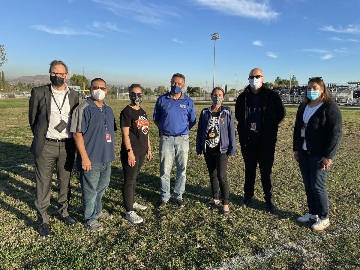 Rebecca McMurrin (@msmcmurrin) on Twitter photo Great to see our LDNE leadership team, including Superintendent Chait, and our friends from Poly HS at Friday night football! <a href="/LDNESchools/">LDNortheast-ARCHIVE</a> <a href="/MsDamonte/">Pamela Damonte VN-VG Community of schools</a> Great to see our LDNE leadership team, including Superintendent Chait, and our friends from Poly HS at Friday night football! <a href="/LDNESchools/">LDNortheast-ARCHIVE</a> <a href="/MsDamonte/">Pamela Damonte VN-VG Community of schools</a>