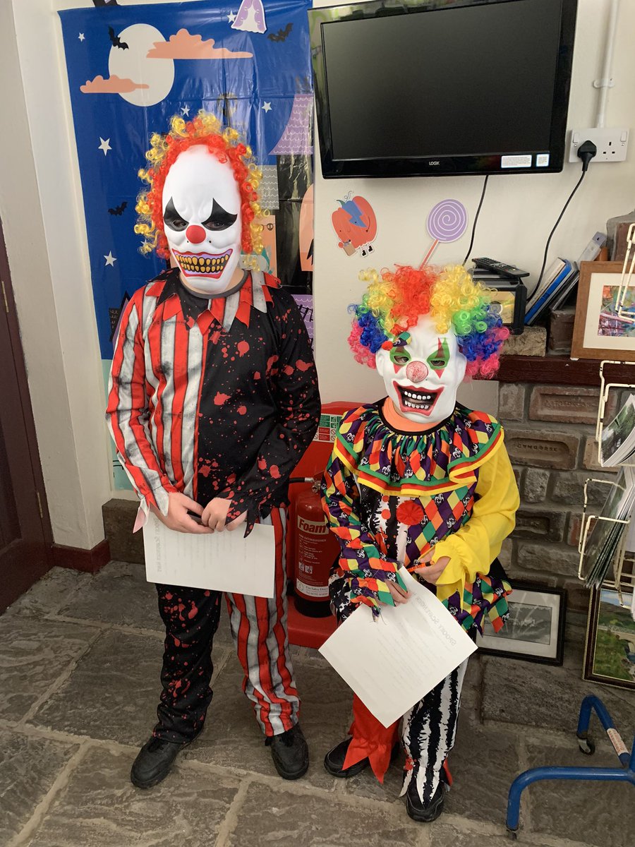 Diolch i bawb a ddaeth i’r dathliad Noson Calan Gaeaf! Llwyth o wisgoedd gwych! 👻

Thank you to all visitors and volunteers for supporting Coedgwilym’s  Halloween celebration. Lots of brilliant costumes about! 🦇 

Special thanks to <a href="/SwanseaCanal/">Swansea Canal Society</a> <a href="/OfCoed/">Friends of Coed Gwilym Park</a> for making it happen!