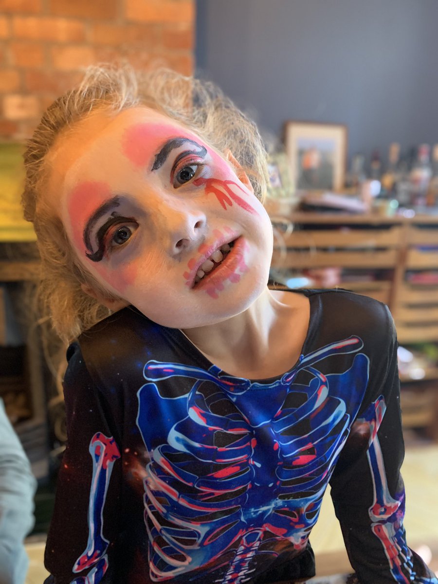 Laura__Fall's tweet image. Laila did her own face painting today and we’ve had a Halloween themed party at home with food that the kids helped make yesterday, painting and a few games! @OPAK_2MH