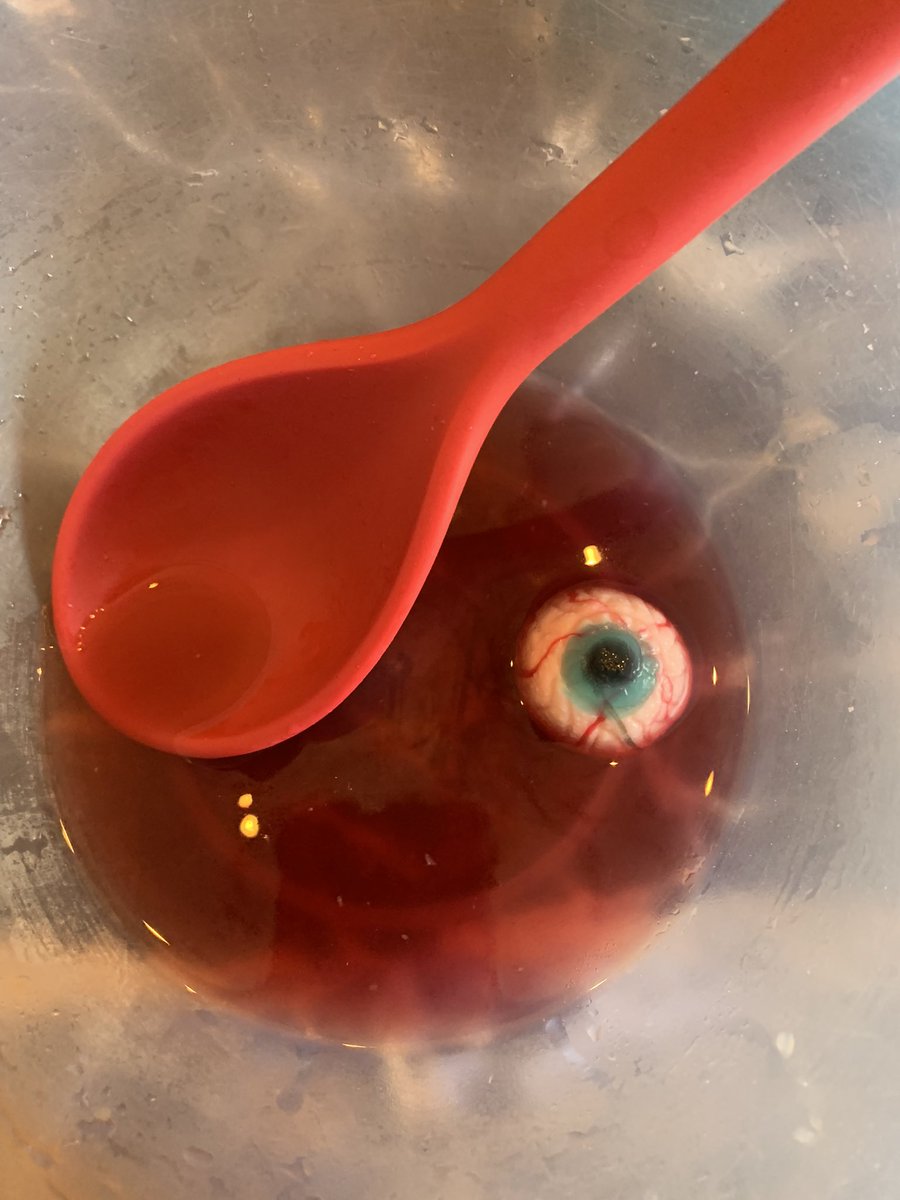 Laura__Fall's tweet image. Laila did her own face painting today and we’ve had a Halloween themed party at home with food that the kids helped make yesterday, painting and a few games! @OPAK_2MH