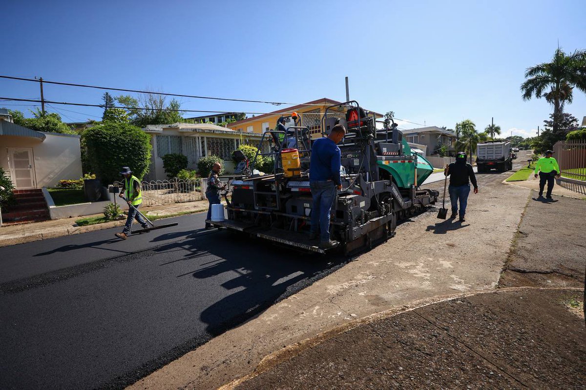 Miguel_Romero_'s tweet photo. ¡Más calles en San Juan ya están repavimentadas! #TusCallesAlDía está impactando diversas zonas y semana tras semanas más calles serán atendidas. ¡Seguimos trabajando! #CiudadCapitalPR https://t.co/YoQqXYgzaR