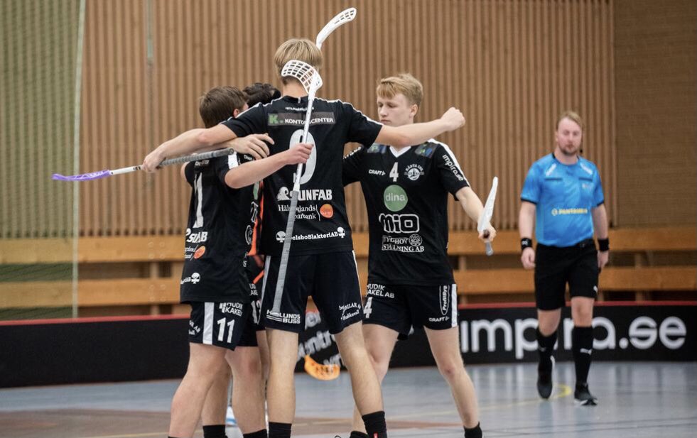 Äntligen fick vi bjuda hemmapubliken på en trepoängare! 
Tack för idag🖤