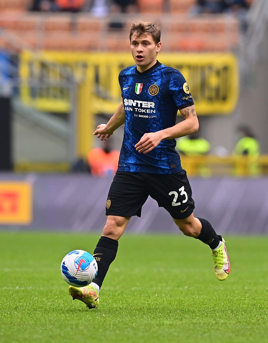 Inter's tweet photo. 🚀 | BARE 

Nicolò #Barella ha effettuato sette tiri in Inter-Udinese (tutti nel primo tempo), un record per lui in una gara di @SerieA e un record per un centrocampista in una partita di questo campionato. https://t.co/LQIxBM1S31