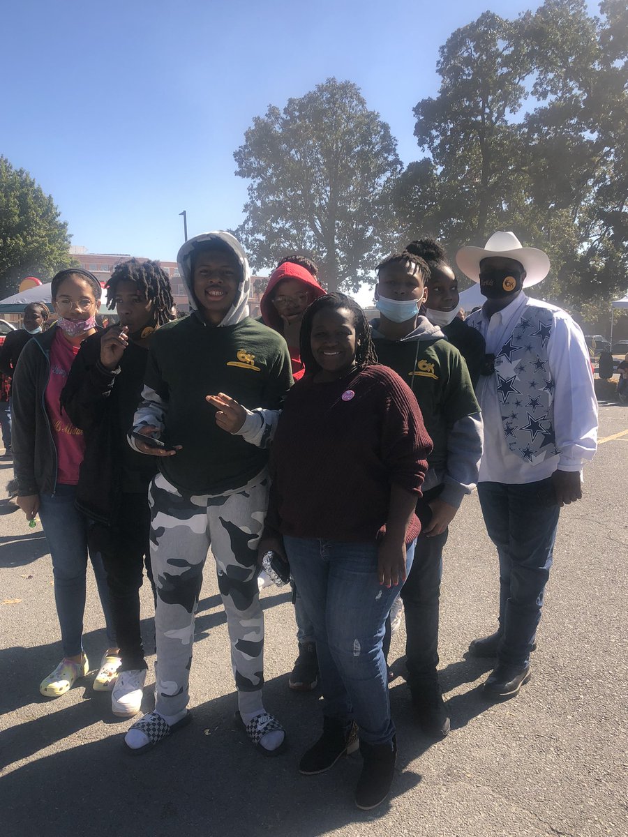 VickiHatter's tweet image. Nothing beats on the ground authentic community engagement and relationships. An inspiring moment was - youth said “You’re LRSD - But you’re ours too.” Impact is bigger than any title or limits. Our youth are depending on us beyond school grounds/districts, etc. #LeanIn