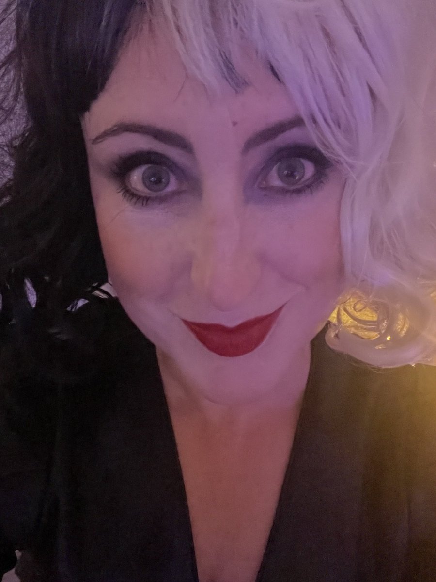 TedKelly45's tweet photo. Halloween 2021 let’s go!🕷🕸👻🎃🖤 https://t.co/YyGXsX7tI7