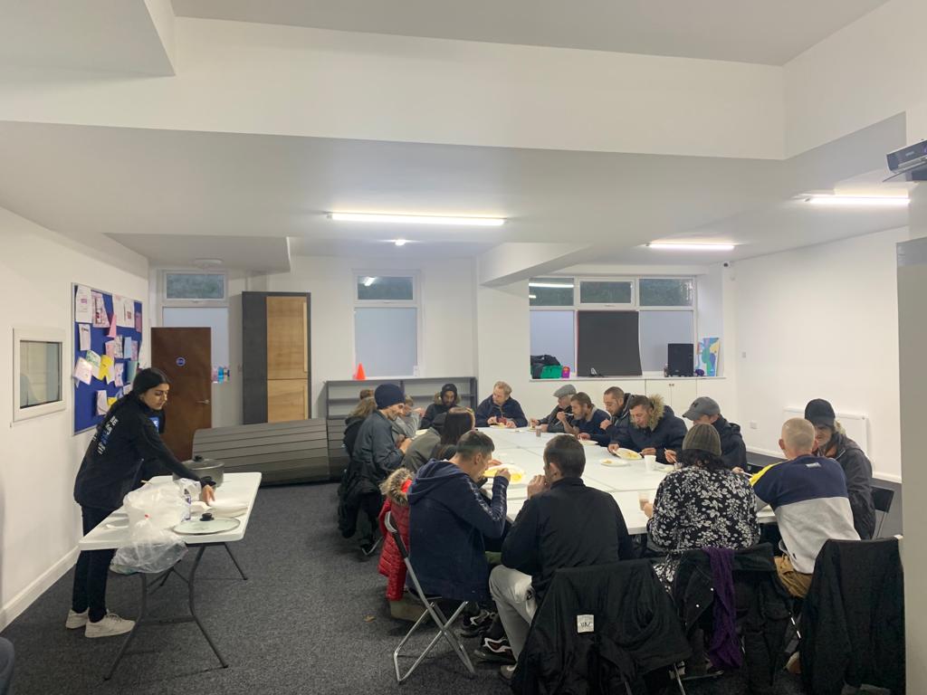 LetsBe_F's tweet photo. SUNDAY CURRY KITCHEN: Some of our junior volunteers joined us today to help out at our Curry Kitchen - supporting the homeless and people in need. Our senior volunteers did a great job training the new recruits.
#supportingpeopleinneed
#homelessness
#youthsocialaction https://t.co/H9t5MzpGEe