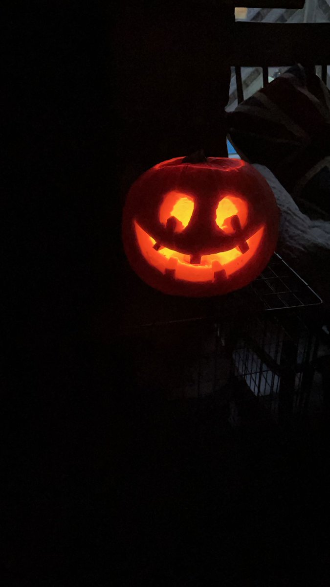 CW_Dingle's tweet photo. #halloween2021 #HappyHalloween2021 @MilwaukeeTool multi-tool delivers on rapid pumpkin carving! This tool is so versatile! https://t.co/KiLZKjL9A2