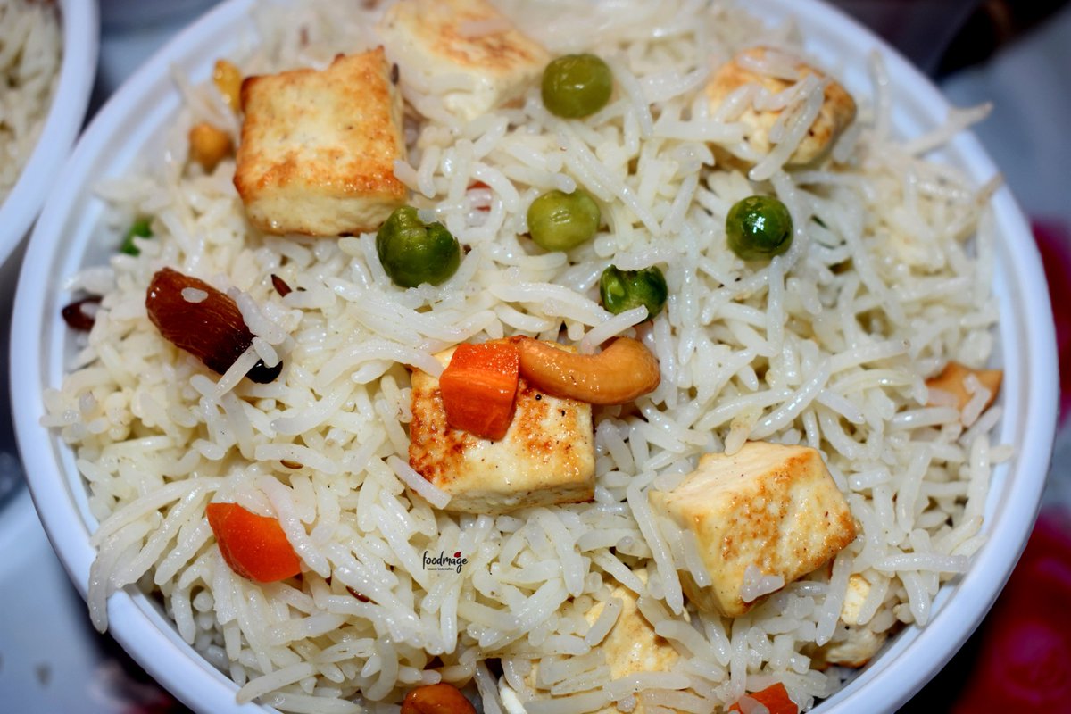 foodmage2020's tweet photo. 𝐏𝐞𝐚𝐬 𝐏𝐚𝐧𝐞𝐞𝐫 𝐏𝐮𝐥𝐚𝐨 💚🤤
#Foodmage ✌ #PeasPaneerPulao 🍚❣ https://t.co/6Y4m5bpbeu