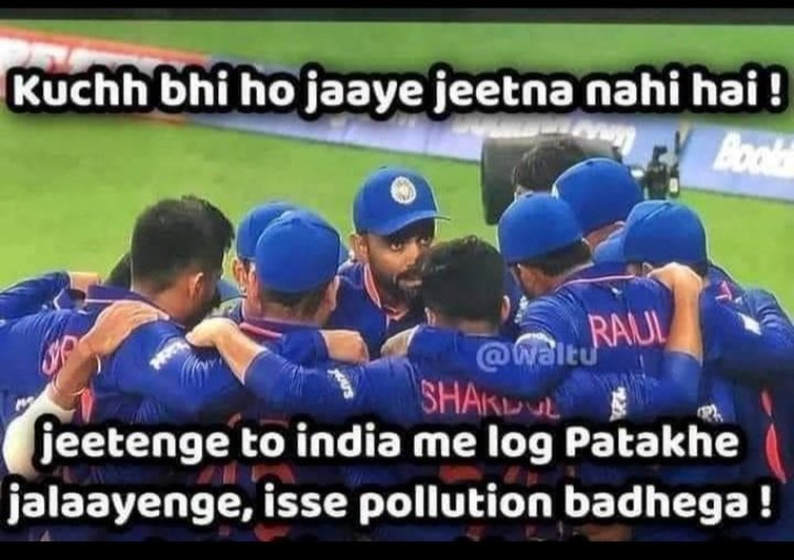 shivani09542333's tweet photo. Kohli discuss with  team #kholi https://t.co/hn2dRI2bWq