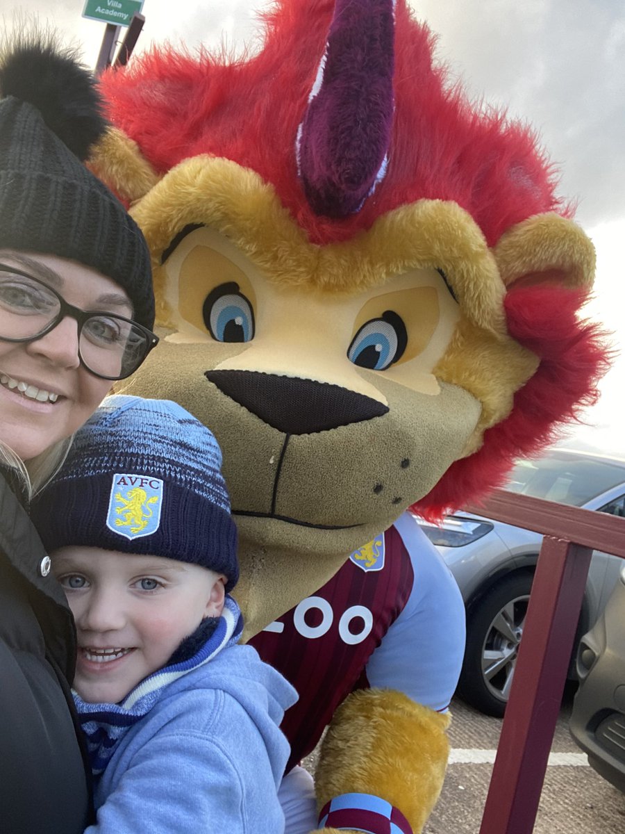 Diane_Compton's tweet photo. #avfclive https://t.co/Z01eSD1QJR
