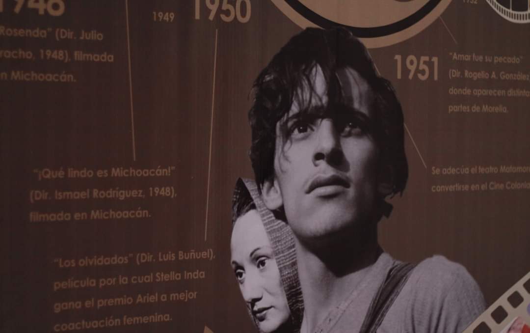 ▪️120 AÑOS DEL CINE MICHOACANO

📽️Instalación gráfica sobre la llegada del cine a Michoacán.
Descubre la historia detrás de la industria del séptimo arte en nuestro estado en el pasillo de la segunda planta del Centro Cultural Clavijero.

¡Te esperamos!

#CentroCulturalClavijero