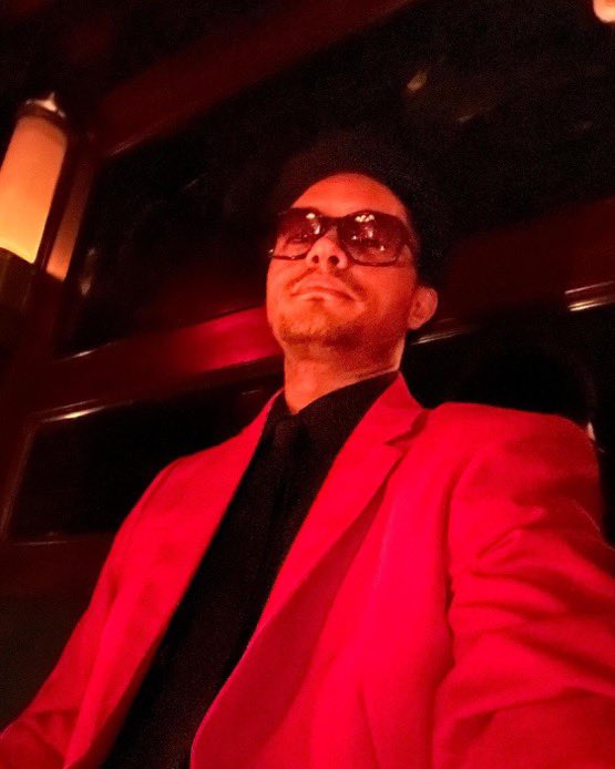 rnbuncut's tweet photo. Trevor Noah dresses like The Weeknd for #Halloween2021 😂🔥 #TheWeekday https://t.co/Qy2niRaJOa