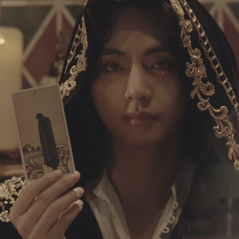 HERAG1006's tweet image. KIM TAEHYUNG 

2022 Seasons Greeting 

#FateReader 
#V
#TAEHYUNG