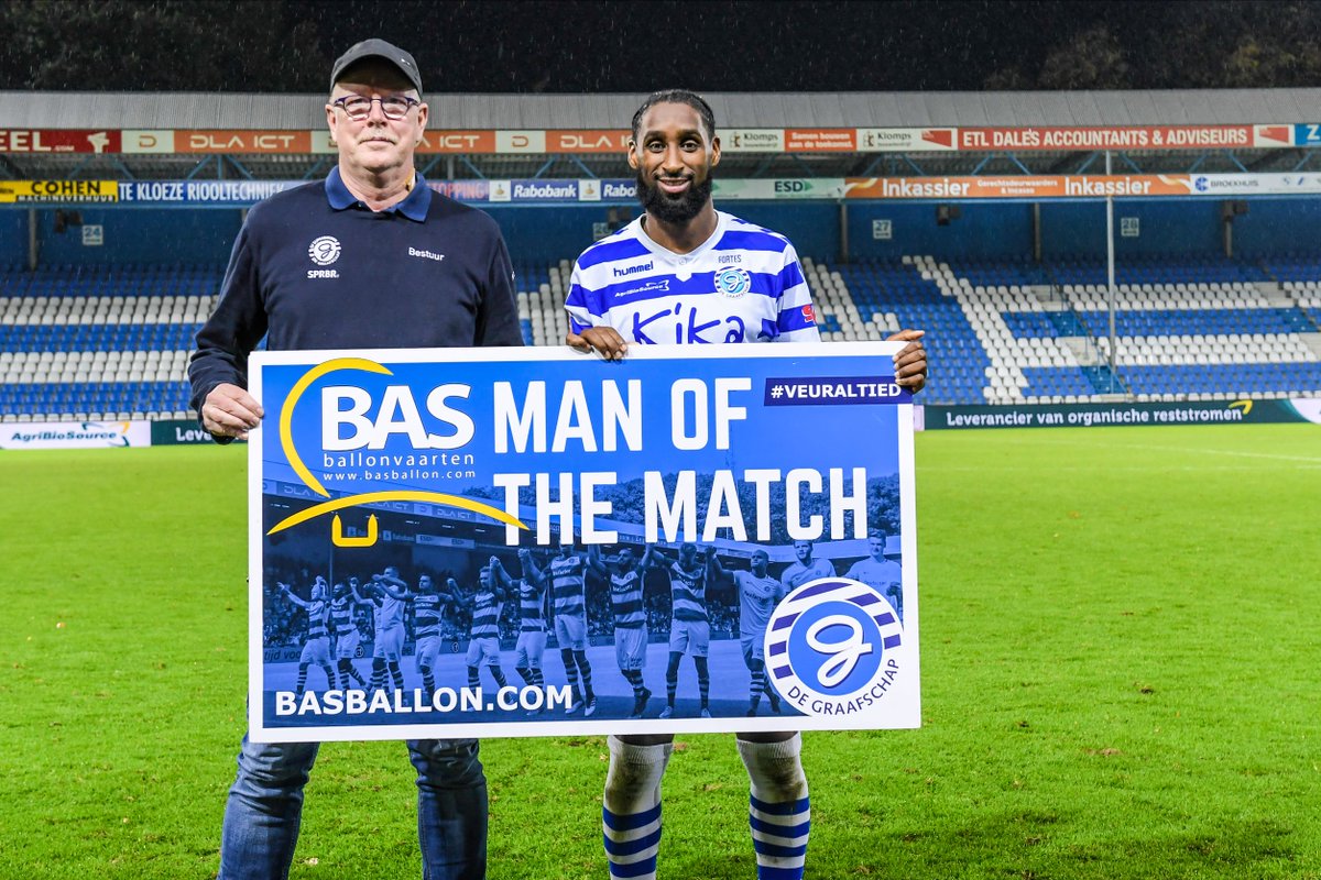 DeGraafschap's tweet photo. Jeffry Fortes uitgeroepen tot 
@BASBallonvaart Man of the Match na #GRAado ✅

De aanvoerder speelde vrijdag een sterke wedstrijd en werd verkozen tot Man of the Match 👊

Luister het interview van @superboerennl met Fortes via de link 👇

https://t.co/5hV85HGvlT

#GRAado 🔵⚪ https://t.co/jM4Bitj8N3