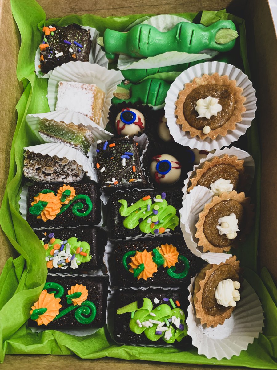 This is what you get when you put a group of creatives in a room with paint and pumpkins. 🎨 🎃  Happy Halloween from Grindstone!

Shout out to Butterfly Bakery for the festive treats!

#grindstone #keepgrinding #halloween