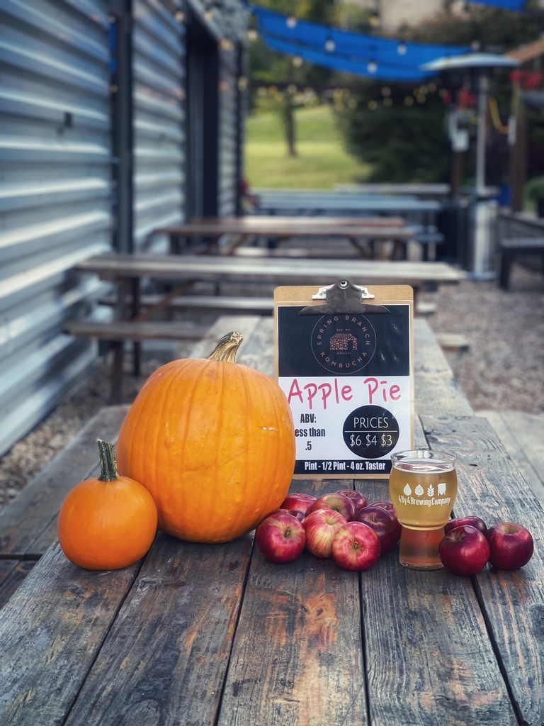 4by4Galloway's tweet photo. Have you guys tried Springbranch Kombucha's Apple Pie Flavor?! It's amazing on it's own but when you mix it with our beers it is spectacular!!
#appliepie #kombucha #fallinaglass #falltime #blendmenu #springfieldmo #4by4brewingco https://t.co/HGLQUhKhNF