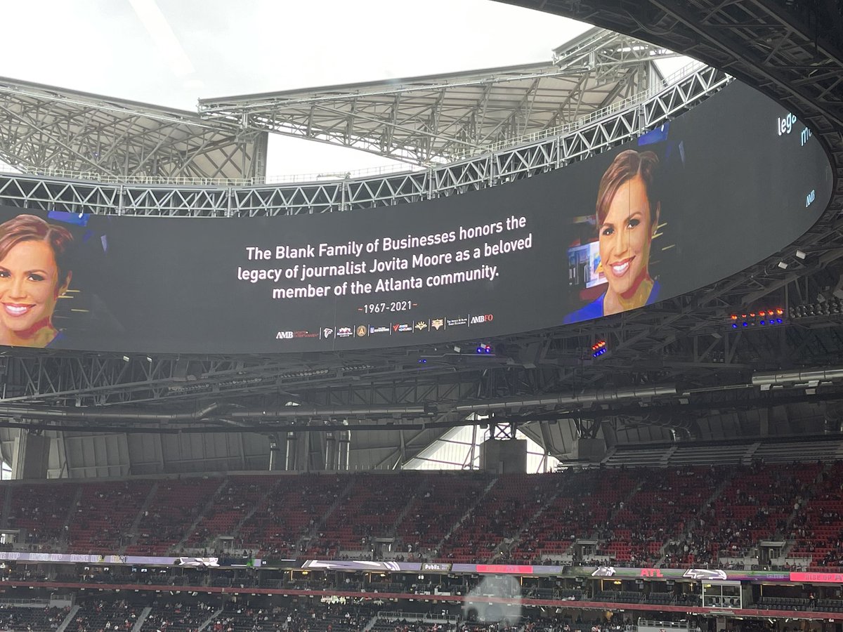 Very nice moment inside <a href="/MBStadium/">Mercedes-Benz Stadium</a> prior to the game as the <a href="/AtlantaFalcons/">Atlanta Falcons</a> honor the late Jovita Moore with a moment of silence. Classy moment. 🙏🏾