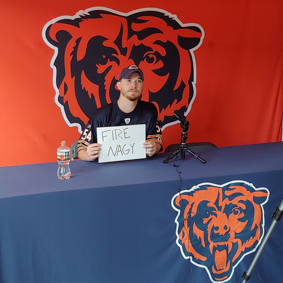 ThatsBearsFB's tweet photo. I got kicked out of this booth at Soldier Field, but not before we got the pic. 🐻⬇️
#DaBears #firenagy #SFvsCHI https://t.co/z7A3jUQJEx