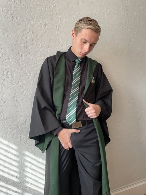 Watch Zach Astor's leaked NSFW photo on TwXstars