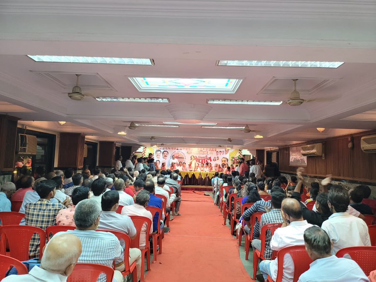 manoj_kotak's tweet photo. आज घाटकोपर पश्चिम में भाजपा उत्तर भारतीय मोर्चा द्वारा आयोजित दिपावली चौपाल कार्यक्रम में नागरिकों को सम्बोधित कर मार्गदर्शन किया।

इस अवसर पर आमदार @ramkadam, @AshokRai_BJP20, @jpsmumbai , अनिल निर्मळे, चंद्रकांत मालकर, विरेंद्र सिंह ठाकूर, और भाजपा कार्यकर्ता मौजूद थे। https://t.co/xvbxmIACgb