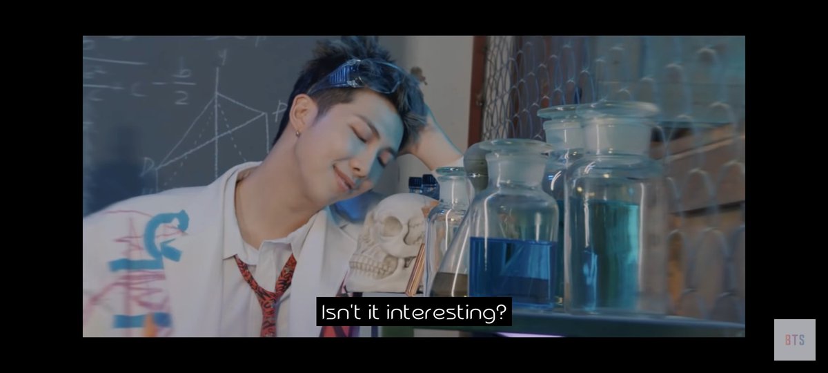 sonam54206176's tweet photo. New season greetings 2022 gives me goosebumps..🥵🥵🥵
RM - MAD SCIENTIST
JIN - HACKER
YOONGI - GRAY PIANIST
J-HOPE - STRATEGIC
😭😭😭💜💜💜💜💜💜 https://t.co/0DSWv0fKZF