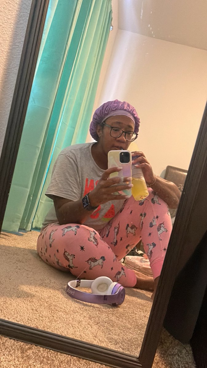 It's pajamas &amp; cleaning Sunday... and of course rehydrating w/ <a href="/gomantralabs/">MANTRA Labs Nutrition</a> &amp; apologizing for snaps that were sent last night 🤪 #mantrabr #bibchat