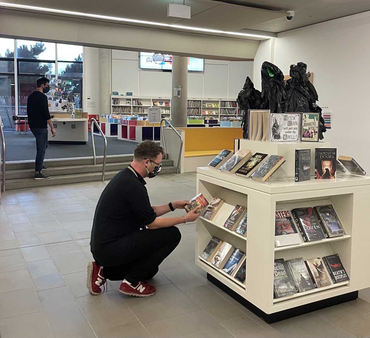 TheHiveWorcs's tweet photo. Phyllis has been making a spooky appearance today #spookylibrary #halloweenatthelibrary #librarianhalloween #halloween๐ป๐ป๐ป๐ป https://t.co/V1AIzNAUp3
