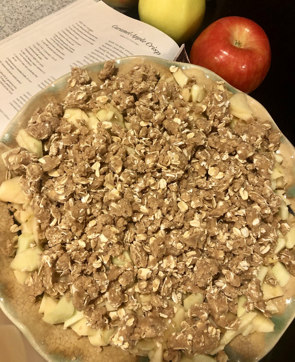 bookclubcookboo's tweet photo. #HappyHalloween &amp; #HappyNationalCaramelAppleDay🍎🎃with @doriegreenspan's Caramel Apple Crisp from #BakingwithDorie!  @MarinerBooks #cookbook giveaway and recipe: https://t.co/GN4DkfofDW Crisp: https://t.co/GawxtFXpkb https://t.co/Ja89Xv9jAx