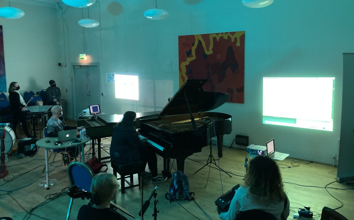 OutworkerRec's tweet image. Last chance tonight at 7pm and 8pm to catch @MusicAtUlster students playing a live musical accompaniment to the incredible work of @cinematicarts_ PhD student Gerard Gibson whose work is being projected onto the outside wall of Foyle Arts.