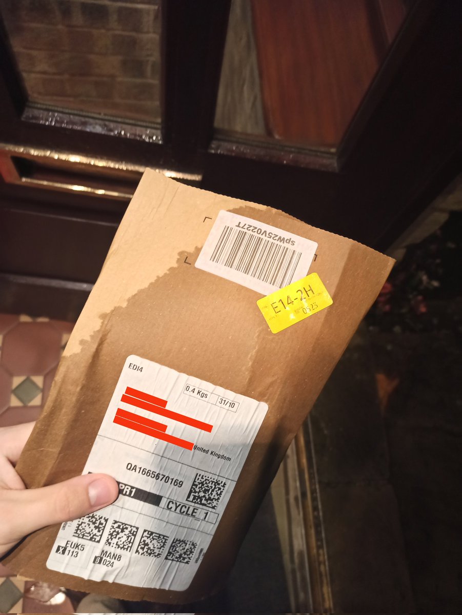 1345Callumt's tweet photo. Out all day so I left delivery instructions to leave my parcel with a neighbour (seeing as it was raining), but apparently some @Amazon drivers don't read delivery instructions... https://t.co/CwpLUmoG3K