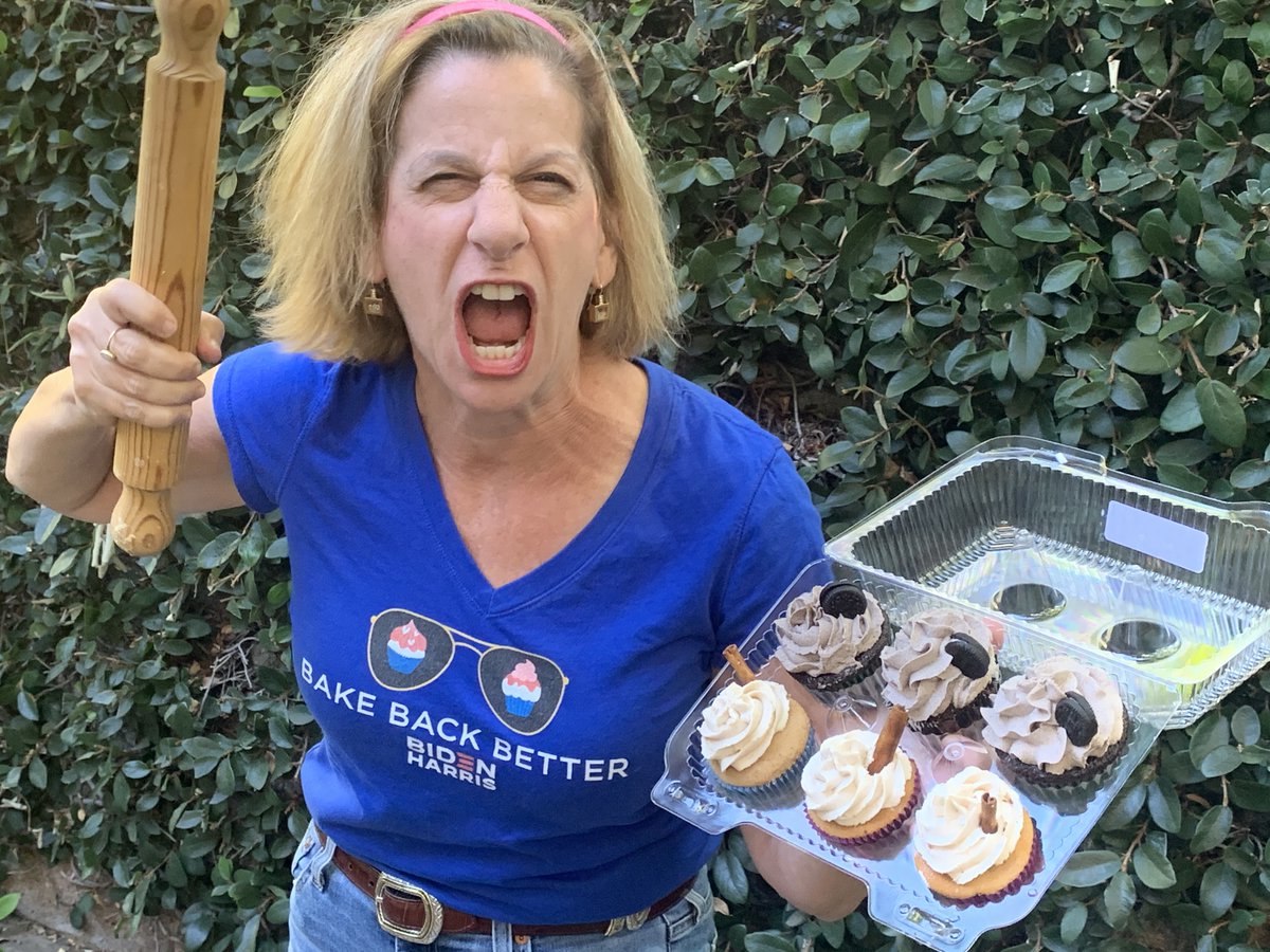 bakebackbetter's tweet photo. We are 3 followers away from crossing the 100 mark with just 1 week on twitter.Fightin' to cross the finish. Follow & retweet & you could win 12 cupcakes. SF Bay Area deliveries. Cupcakes for progressive causes always. #donateforcupcakes #VoteBlue #DallasCountyDemocrats https://t.co/8HtIYGDKvf