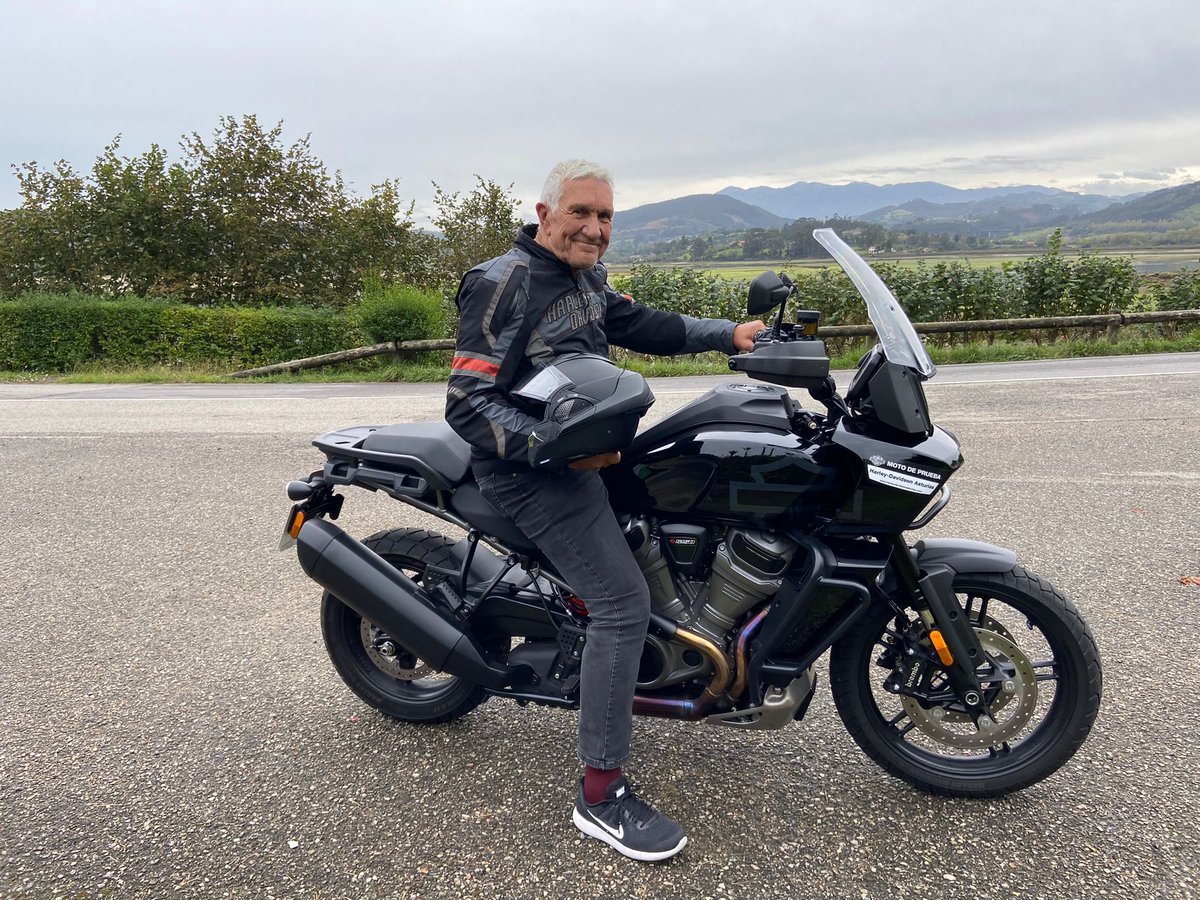 HARLEY DAVIDSON PAN AMERICA. Invitado por MITORMANIA - HD ASTURIAS probé esta máquina y me gusto mucho. Muy potente y fácil de manejar. Una gran moto para ir por todos los terrenos.