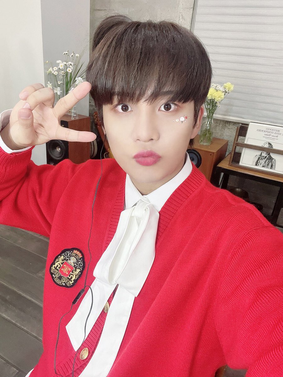 hourly jongho tweet media