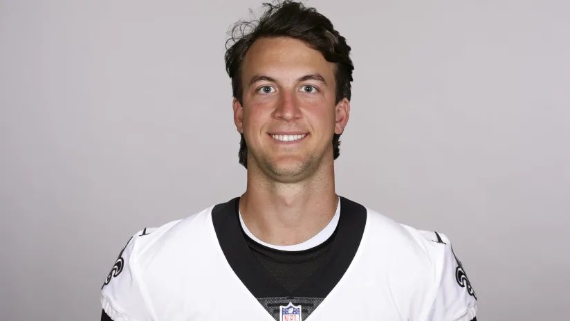 SaintsCSC's tweet image. One of these men didn’t have two turnovers in the first half.