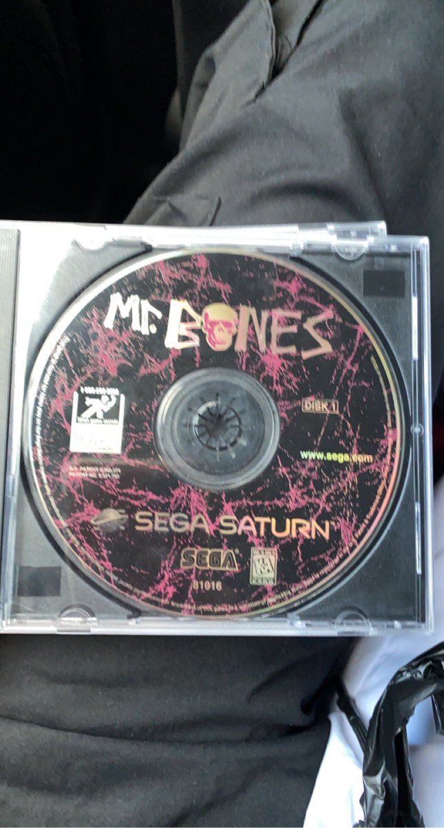 MGSclips's tweet image. Bought this for 40 when it it normal goes for 3x the price let’s goooo