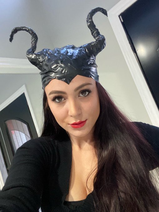 Happy Halloween #maleficent https://t.co/HwYCaKBCn2<a href="/tag/maleficent"class="tags">#maleficent</a>