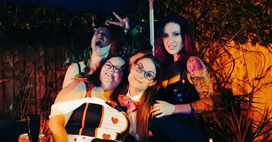Love this photo from the @OUBLIETTE_666 Halloween party a few years ago. With @TheFoXtress @AdreenaMistress & @MistressKrushUK