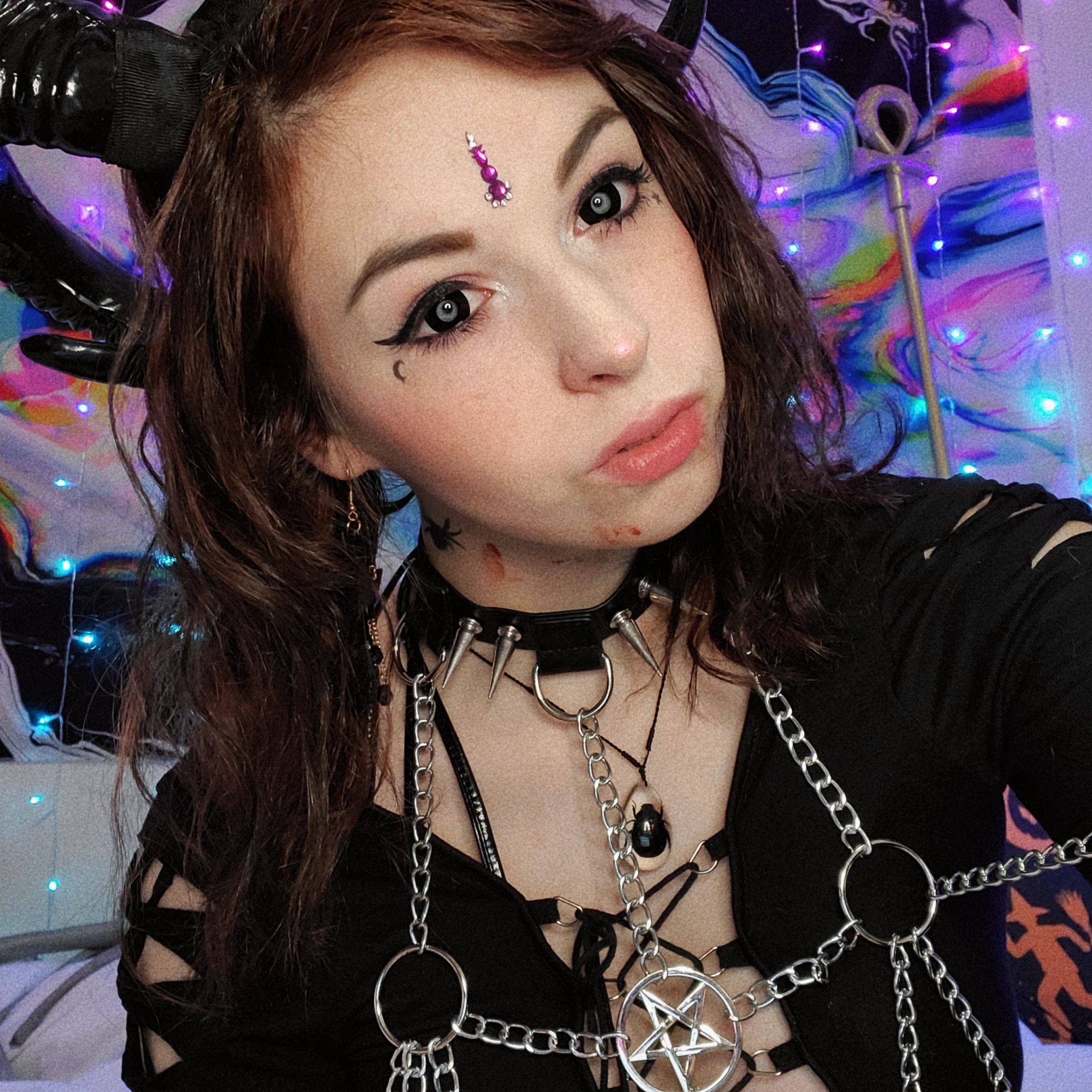 TW Pornstars - 1 pic. Dawn Willow. Twitter. Another view of outfit 😍