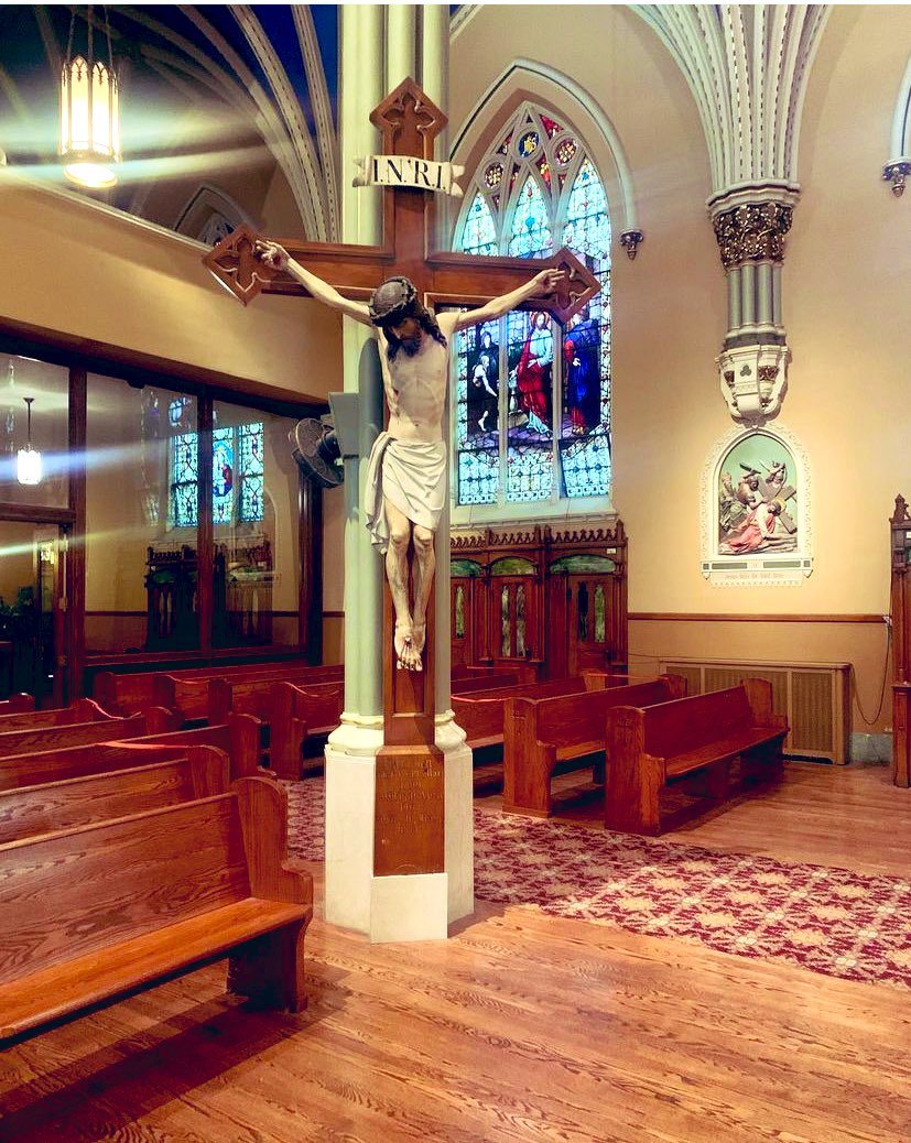 RichRaho's tweet photo. Undoubtedly one of the most beautiful churches in the @archchicago. #PlacestoPray 🙏@StAlphonsusChgo https://t.co/CjzdXOWxGB