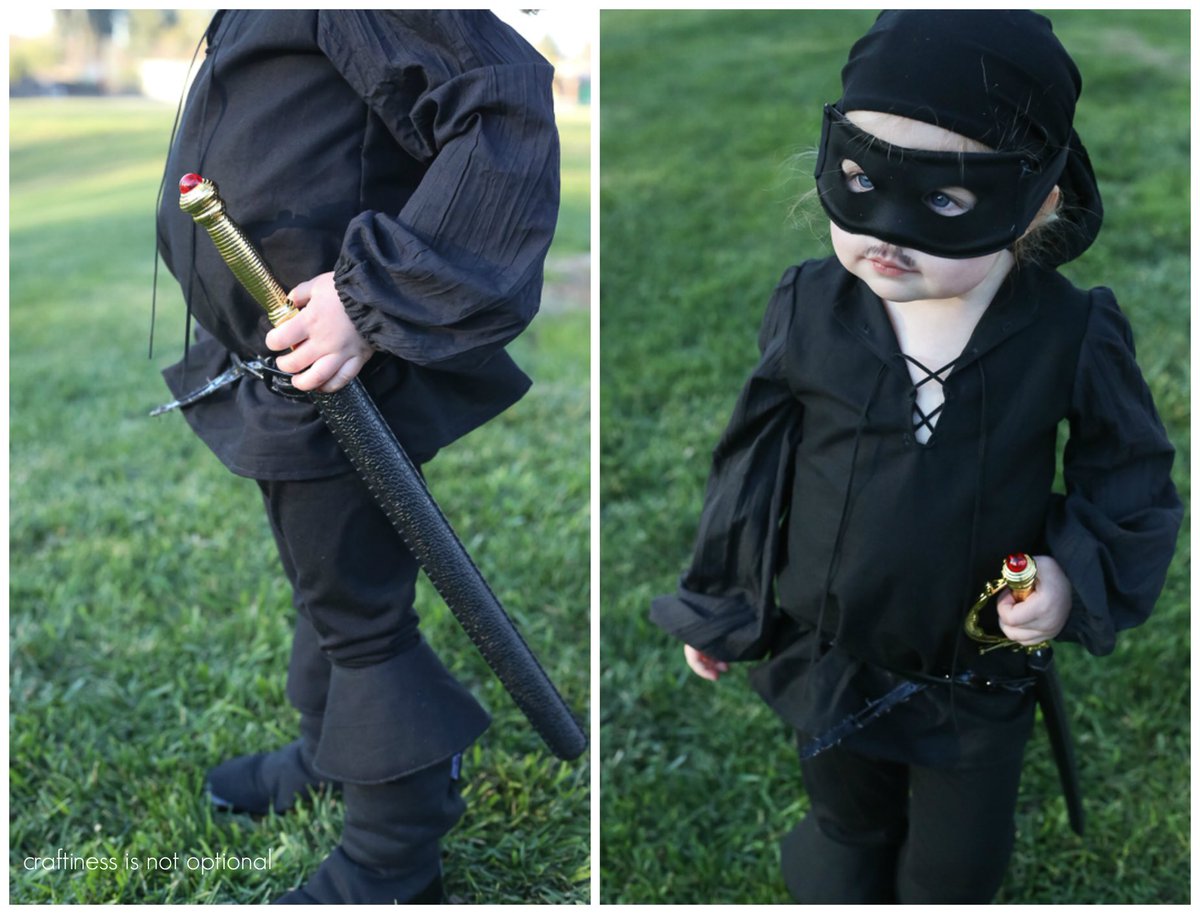 Cary_Elwes's tweet photo. #HappyHalloween to all Princess Briders. Accept no substitute Peanut Buttercups #staysafe ⚔️❤️ https://t.co/UpzbwCl9bV
