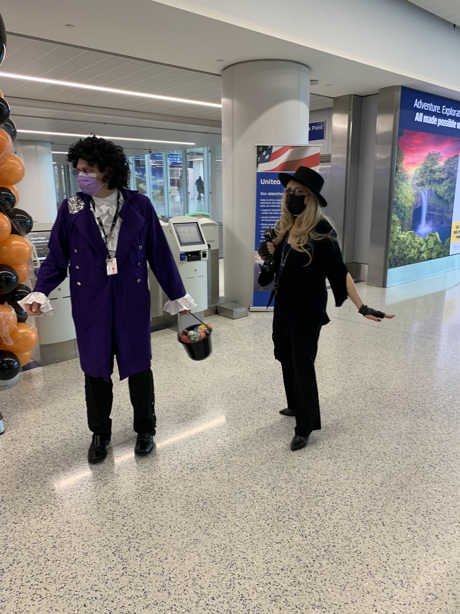 acdigirgis's tweet photo. Boo!🎃🎃🎃🎃🎃🎃🎃🎃🎃#UAIFSbaseLAX #beingunited @weareunited @MarieLAX_united @bjg66 @Glennhdaniels https://t.co/oTjtOm4eRK