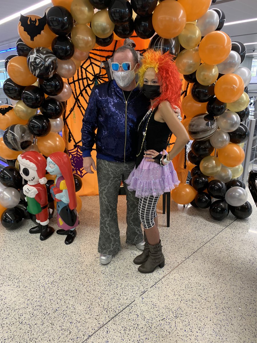 acdigirgis's tweet photo. Boo!🎃🎃🎃🎃🎃🎃🎃🎃🎃#UAIFSbaseLAX #beingunited @weareunited @MarieLAX_united @bjg66 @Glennhdaniels https://t.co/oTjtOm4eRK