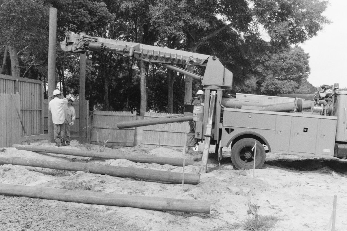 DE_AnaGibbs's tweet photo. .@DukeEnergy has been setting avian platforms since the days of #FloridaPower - protecting wildlife and the environment for future generations to enjoy! https://t.co/WF40JNvFWh