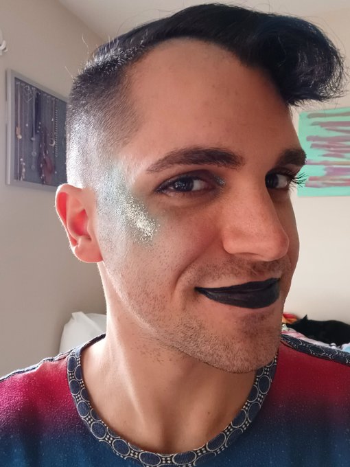 Don't have a ice blue lip yet but added a black for fun/experimentation https://t.co/pQIVYwIpC1<a href="/tag/gayfuckingandplayingleagueoflegends"class="tags"><span>#gayfuckingandplayingleagueoflegends</span></a><a href="/tag/getcarr"class="tags"><span>#getcarr</span></a>