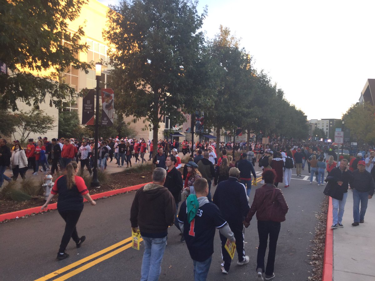 Justin Felder (@justin_fox5) on Twitter photo Packed and electric around Truist Park! They’re making announcements that The Battery is totally full and they’re not letting anyone else in 😳😳 Packed and electric around Truist Park! They’re making announcements that The Battery is totally full and they’re not letting anyone else in 😳😳