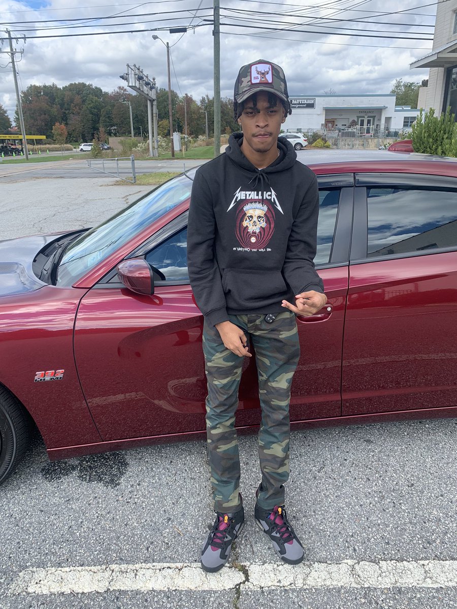 BestJavan's tweet photo. I’m a young nigga who pop my shi, they say I’m cocky aggressive ��� https://t.co/Jelui9NWps